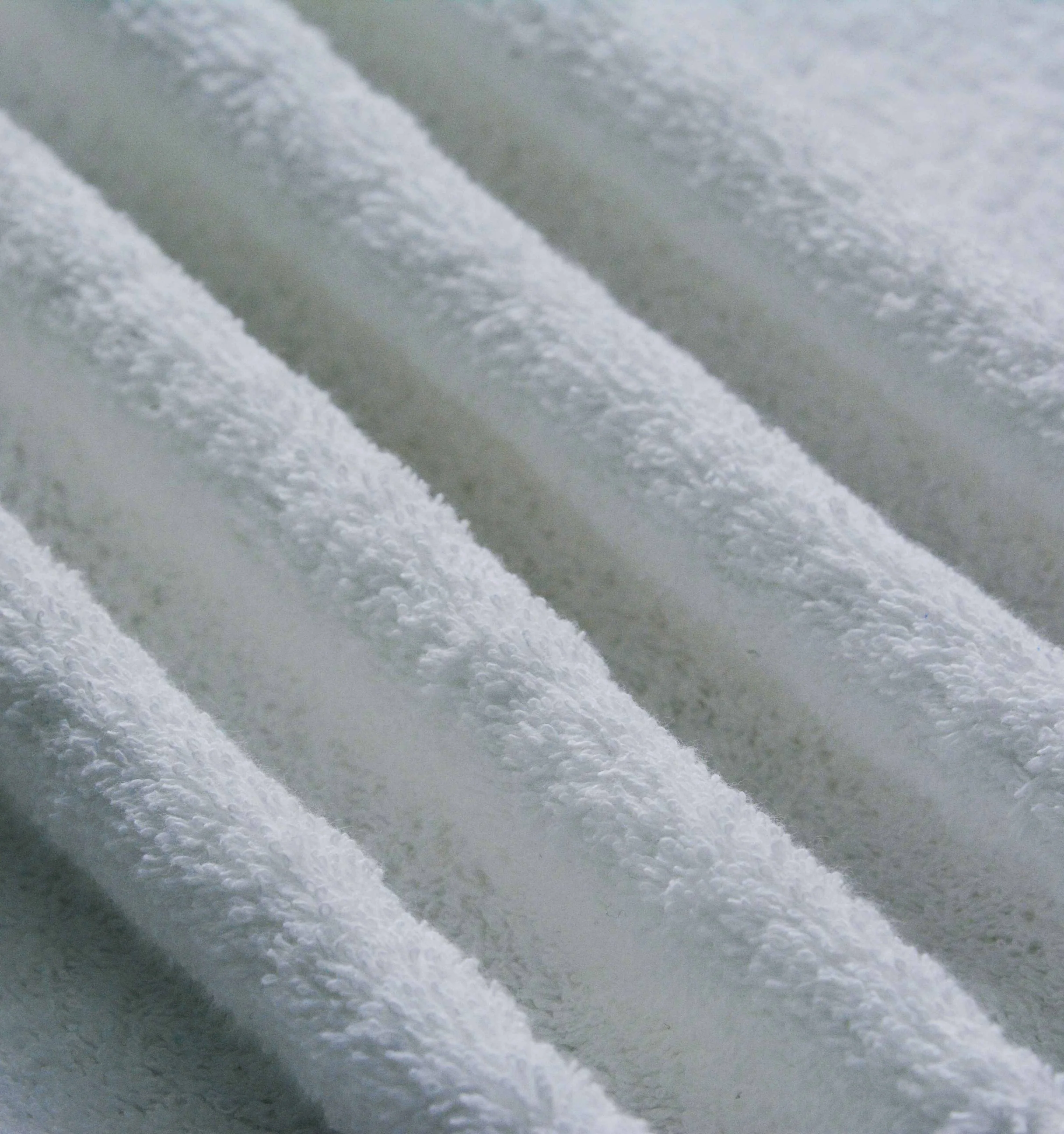 White - 100 % Cotton Essential Towel - Image 3